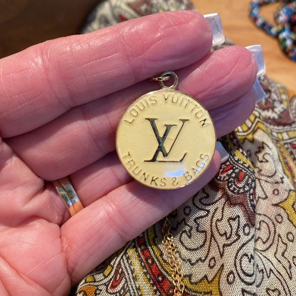 🎉 AUTHENTIC VINTAGE UP CYCLED LOUIS VUITTON PENDANT WITH 14K CHAIN NECKLACE ‼️ - Picture 2 of 11